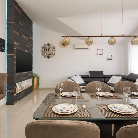 Apartamento ☆50 Grey☆ Okrug Gornji
